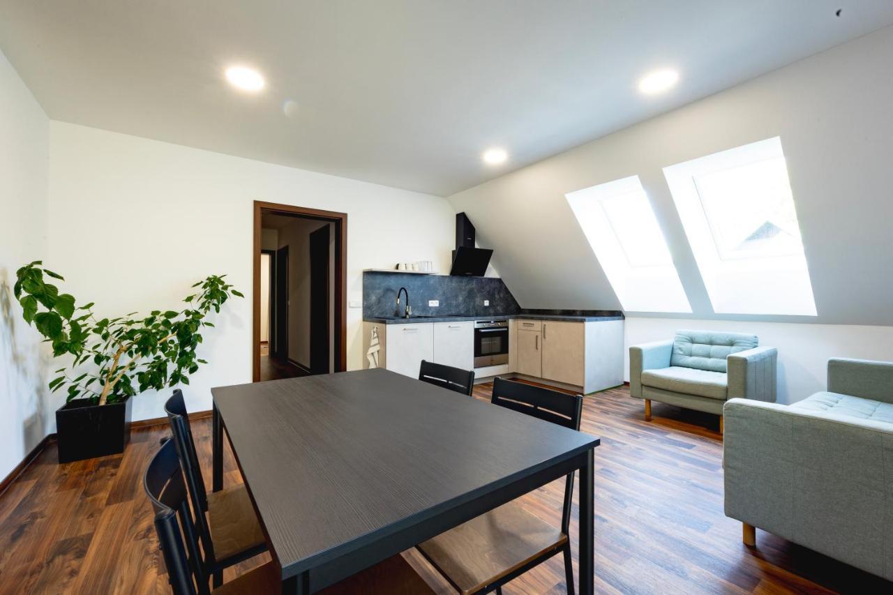 Apartmany Eli A Naty 데슈트네 프 오를리츠키흐 호라 외부 사진