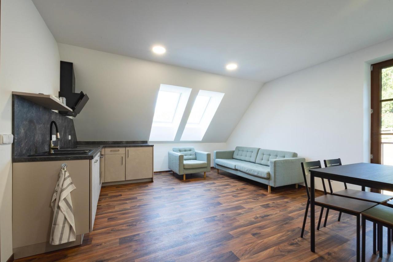 Apartmany Eli A Naty 데슈트네 프 오를리츠키흐 호라 외부 사진